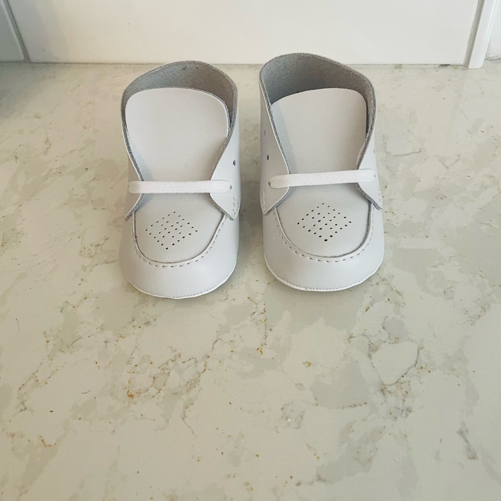 Never worn Footmates Infant Crib White Bootie